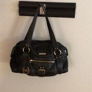 MICHAEL KORS BLACK GLOVETANNED LEATHER SATCHEL